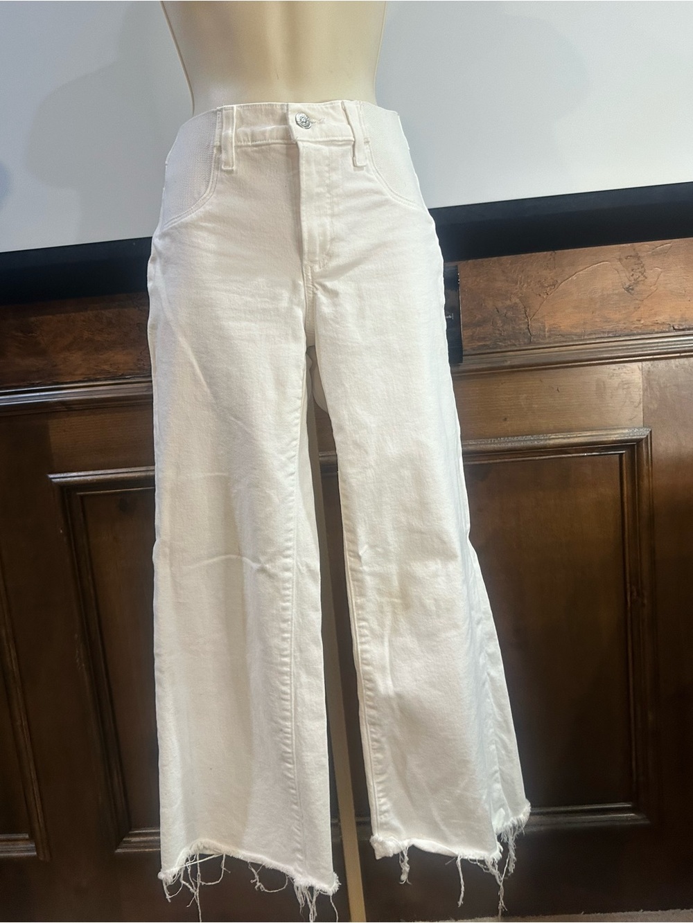LIKE NEW SIZE 24 PAIGE White Wide-Leg Frayed-Hem Jeans - Picture 1 of 12